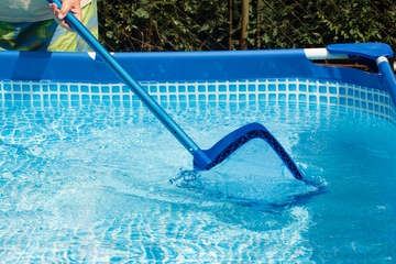 Ako vyčistiť vodu v bazéne