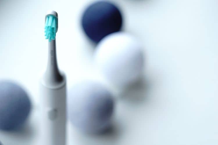 Výhody a nevýhody elektrických zubních kartáčků