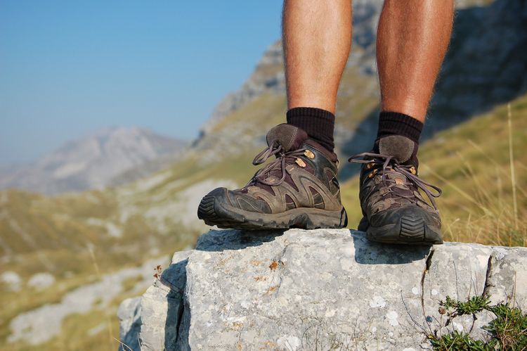 Kotníková turistická obuv na středně náročné túry