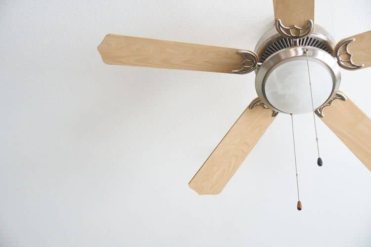 Stropní ventilátor s řetízkovým ovládáním