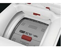 Zhora plnená práčka AEG ProSense LTX6G261C bubon