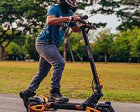 Elektrická kolobežka Vsett 10+ recenzia