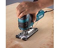 Makita 4351FCTJ osvetlenie