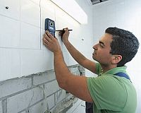 Detektor kovov a káblov Bosch GMS 100 M Professional