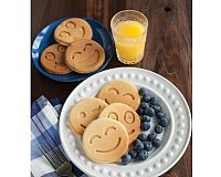 Panvica na lievance Nordic Ware Smajlík